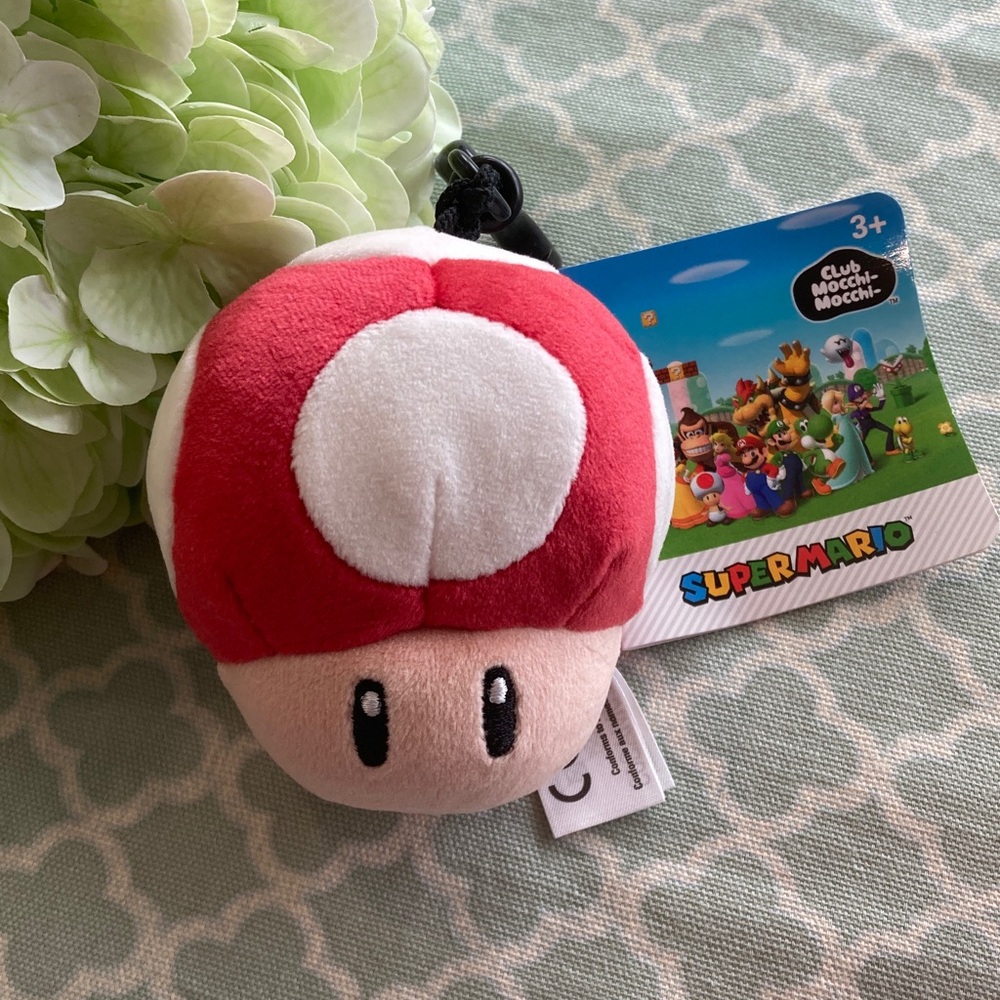 NWT Super Mario Club Moochi-Moochi Super Mushroom Keychain